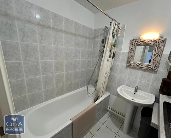 Appartement à louer 3 pièces 48.29m² Saint-Quentin (02100)