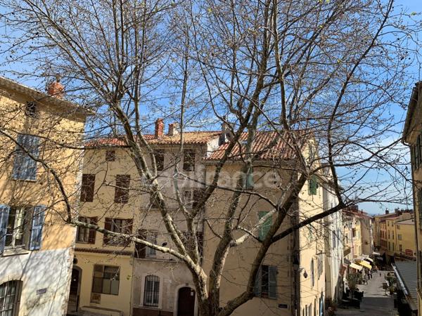 Dpt Var (83), à vendre HYERES appartement T2 de 42 m², Centre ville, Parcours des Arts