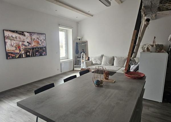 Cogolin (83310) GRAND STUDIO dernier étage