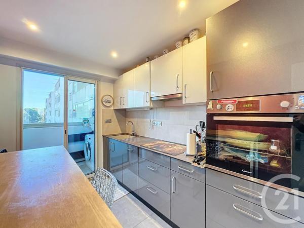 Appartement T3 à vendre  3 pièces - 73,02 m2 ST RAPHAEL - 83