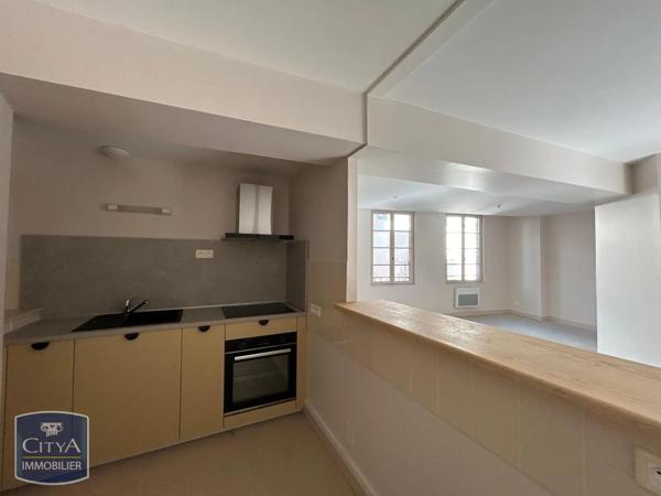 Appartement à louer 3 pièces 62.41m² Tulle (19000)