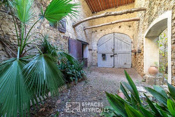 Demeure de prestige de 1880 et ses jardins secrets