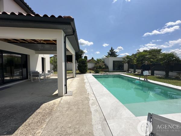 Saint-Maurice-l'Exil (38550) villa piscine