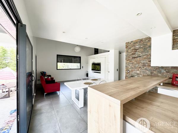 Saint-Maurice-l'Exil (38550) villa piscine