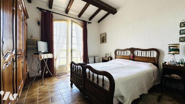 ROQUEBRUNE-SUR-ARGENS - Vente en viager d'une maison occupée