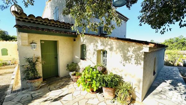 ROQUEBRUNE-SUR-ARGENS - Vente en viager d'une maison occupée