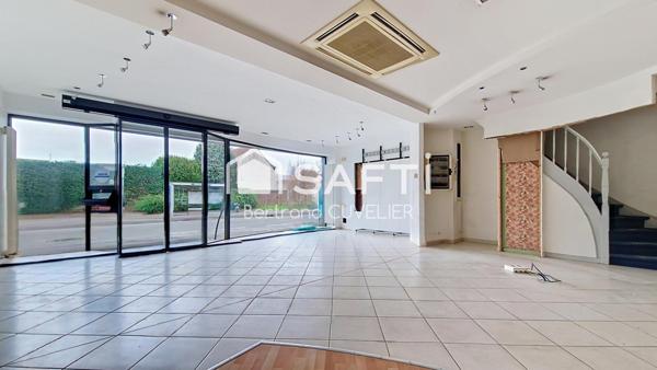 Immeuble 172 m² avec local commercial 104 m² à Quesnoy-sur-Deûle