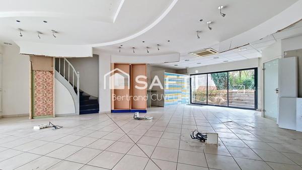 Immeuble 172 m² avec local commercial 104 m² à Quesnoy-sur-Deûle