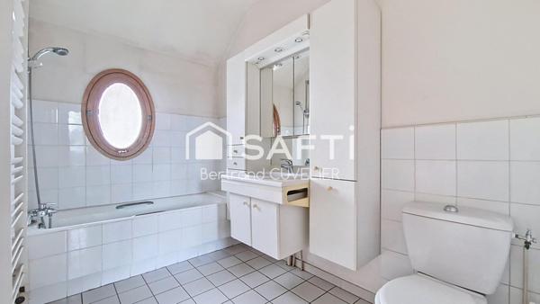 Immeuble 172 m² avec local commercial 104 m² à Quesnoy-sur-Deûle