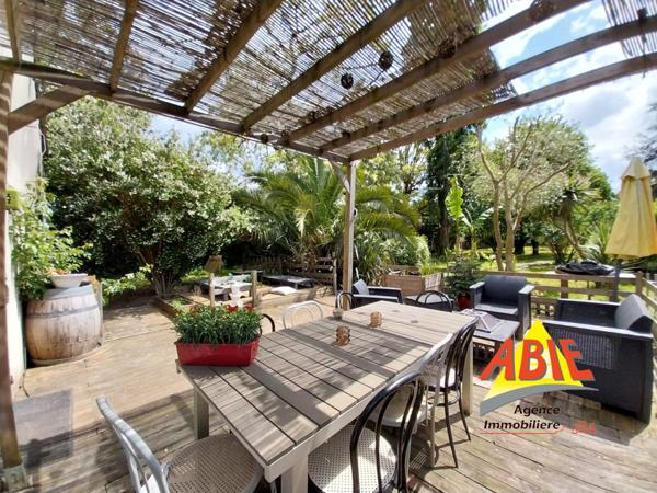 Maison  6 pièce(s)  4 chambre(s)  150 m²