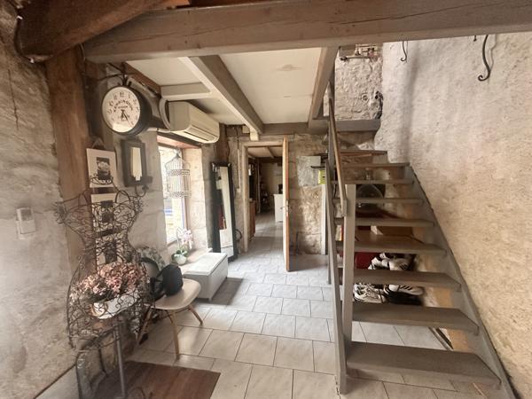 Maison  6 pièce(s)  4 chambre(s)  150 m²