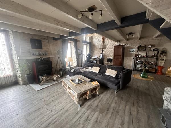 Maison  6 pièce(s)  4 chambre(s)  150 m²