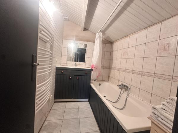 Maison  6 pièce(s)  4 chambre(s)  150 m²