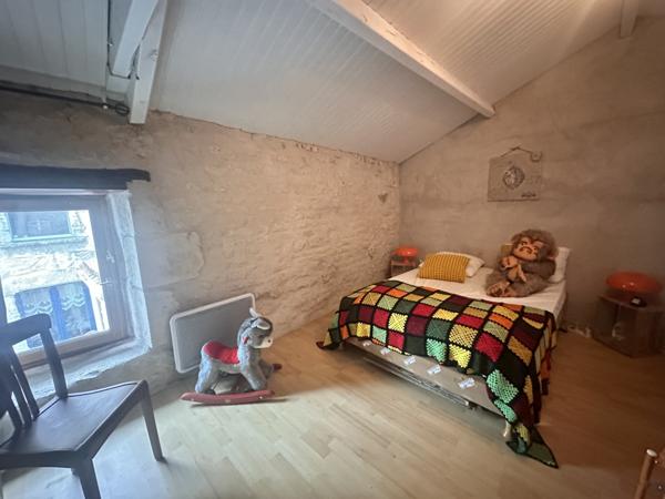 Maison  6 pièce(s)  4 chambre(s)  150 m²