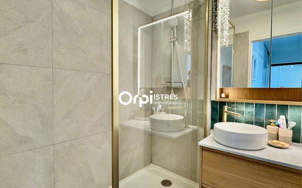 Appartement à vendre    3 pièces •  Istres