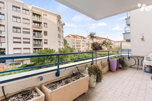 appartement T4 balcons garage