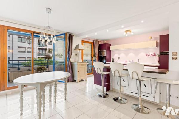 appartement T4 balcons garage