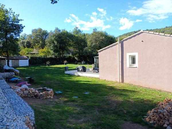Villa plain-pied de 129,35m² sur 1232m² de terrain