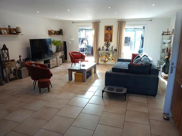 Villa plain-pied de 129,35m² sur 1232m² de terrain