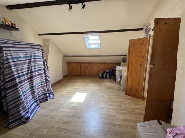 Le Thillay (95500) Ensemble de 3 Apt sur 2 Maisons