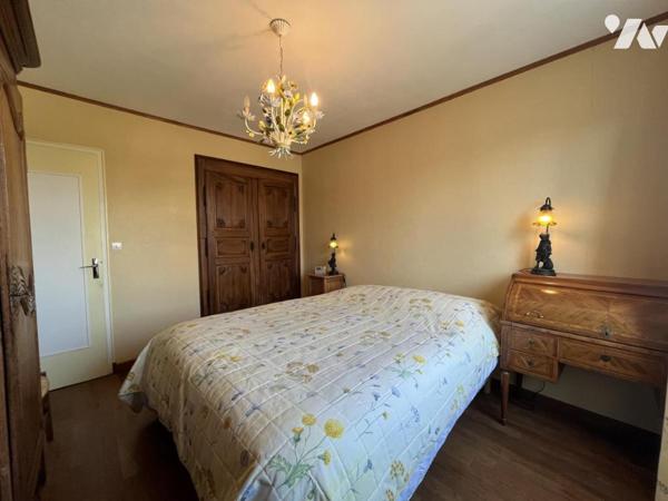 MONTCETZ-LONGEVAS - Maison Type 8 d'env 167m² habitables sur parcelle de 1120m²