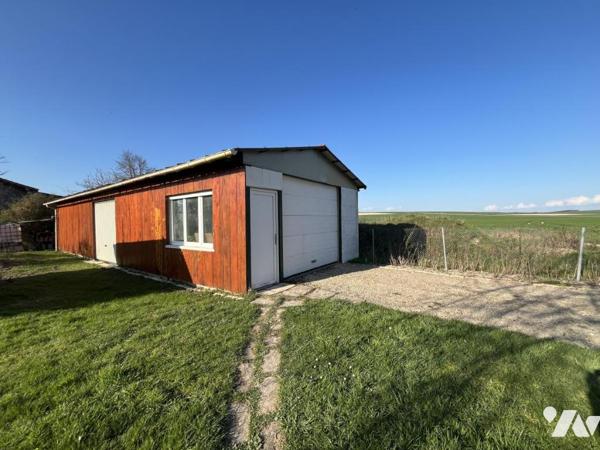 MONTCETZ-LONGEVAS - Maison Type 8 d'env 167m² habitables sur parcelle de 1120m²