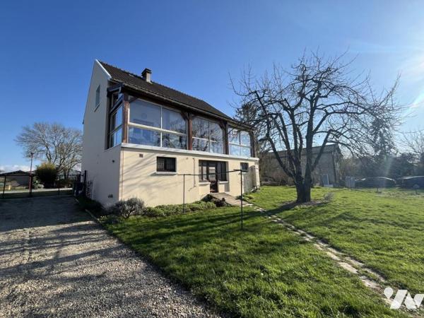 MONTCETZ-LONGEVAS - Maison Type 8 d'env 167m² habitables sur parcelle de 1120m²