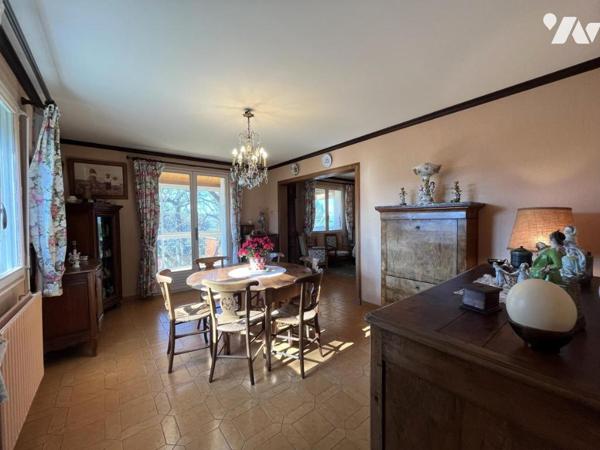 MONTCETZ-LONGEVAS - Maison Type 8 d'env 167m² habitables sur parcelle de 1120m²