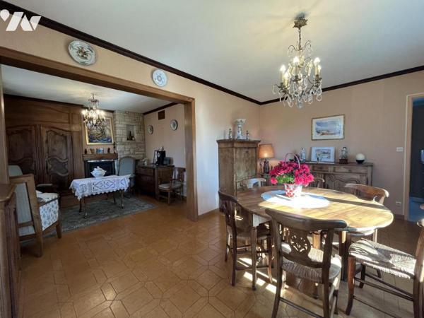 MONTCETZ-LONGEVAS - Maison Type 8 d'env 167m² habitables sur parcelle de 1120m²