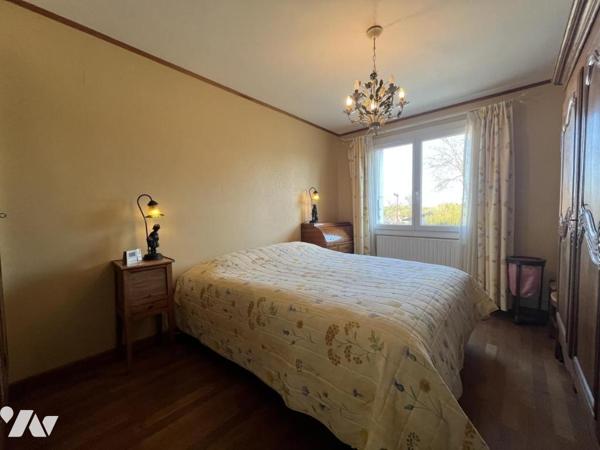 MONTCETZ-LONGEVAS - Maison Type 8 d'env 167m² habitables sur parcelle de 1120m²