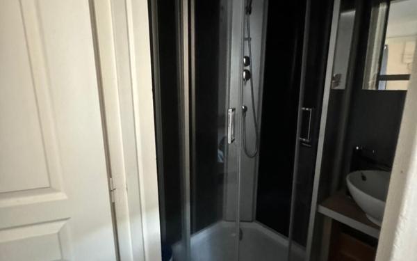 Immeuble à vendre    12 pièces •  Limoges