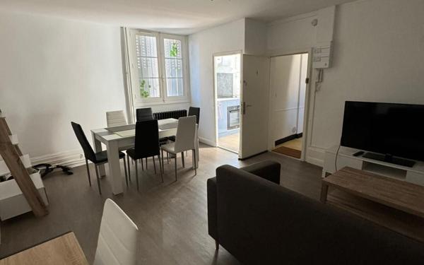 Immeuble à vendre    12 pièces •  Limoges