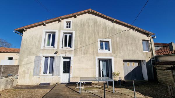 Charmante maison de bourg - 3 chambres - Proche commodités Rouillé (86480)