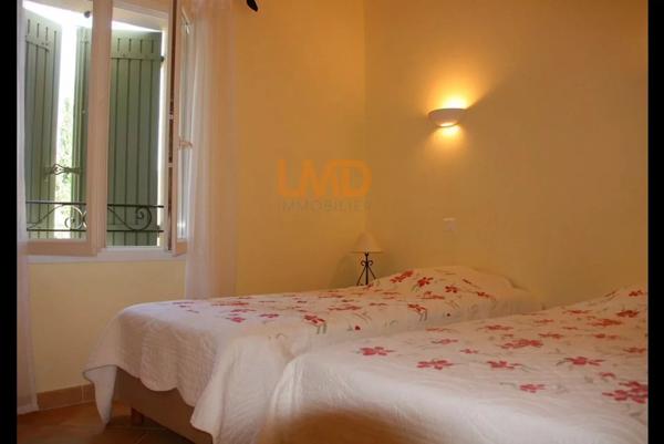 Villa avec gîte sur 5000 m2 de terrain, Piscine. Garage