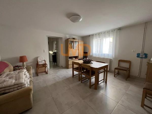 Villa avec gîte sur 5000 m2 de terrain, Piscine. Garage