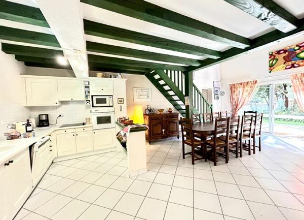 Maison à vendre    6 pièces •  Saint-Georges-d'Oléron