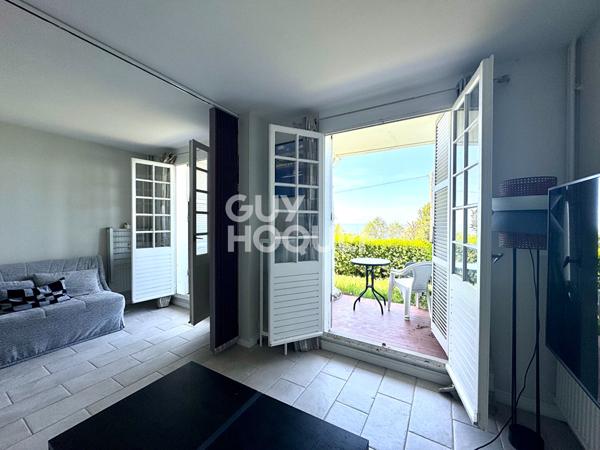 CHARMANT STUDIO AVEC EXTERIEUR ET VUE MER - TROUVILLE SUR MER
