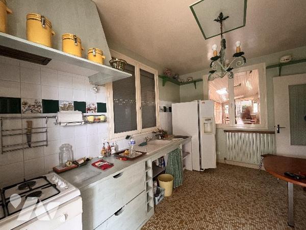 Pavillon sur sous-sol proche de toutes commodités
