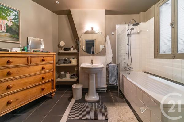 Appartement F4 à vendre  4 pièces - 79 m2 PARIS - 75011