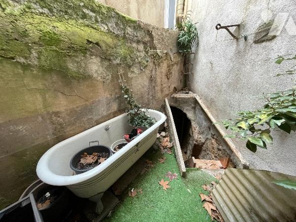 AIX-EN-PROVENCE 13100, 2 RUE PAVILLON proche parking CARNOT, appartement en RDC,
double destination