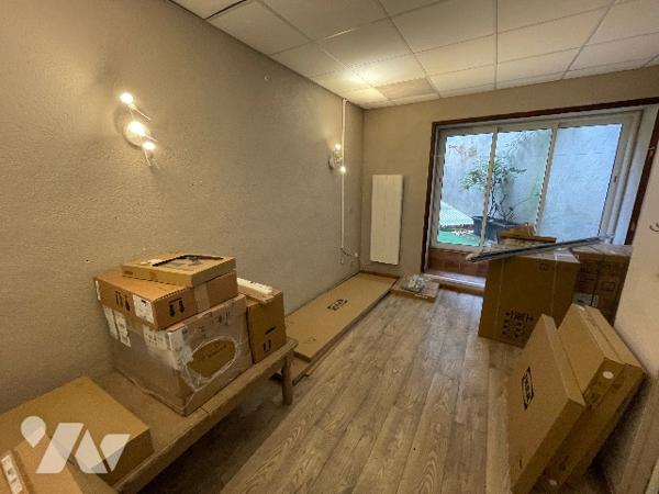 AIX-EN-PROVENCE 13100, 2 RUE PAVILLON proche parking CARNOT, appartement en RDC,
double destination