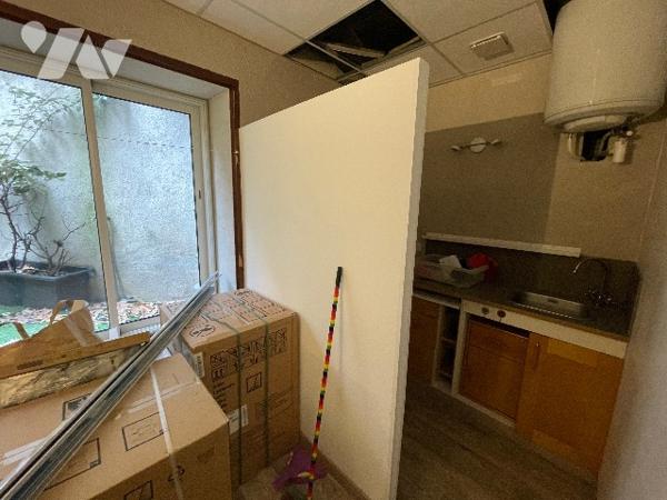 AIX-EN-PROVENCE 13100, 2 RUE PAVILLON proche parking CARNOT, appartement en RDC,
double destination