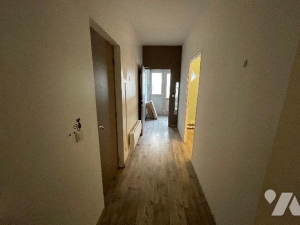 AIX-EN-PROVENCE 13100, 2 RUE PAVILLON proche parking CARNOT, appartement en RDC,
double destination