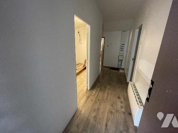 AIX-EN-PROVENCE 13100, 2 RUE PAVILLON proche parking CARNOT, appartement en RDC,
double destination