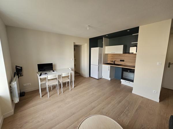 POITIERS Cathédrale, environnement calme pour ce T3 entièrement restauré.