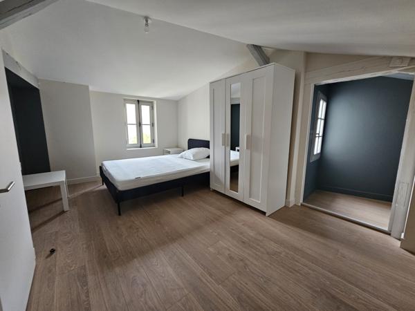 POITIERS Cathédrale, environnement calme pour ce T3 entièrement restauré.