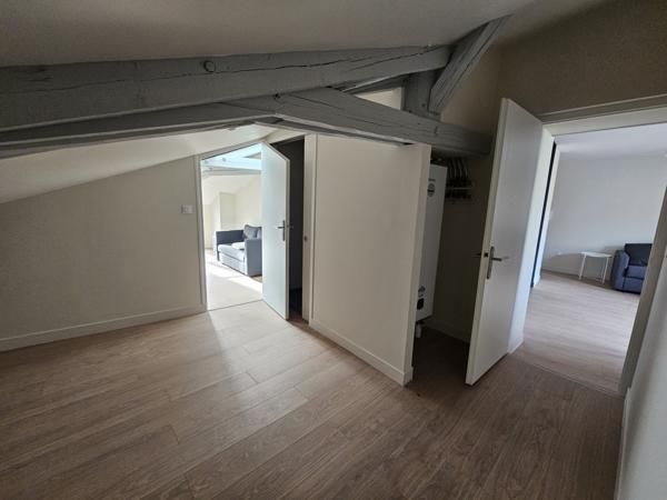 POITIERS Cathédrale, environnement calme pour ce T3 entièrement restauré.