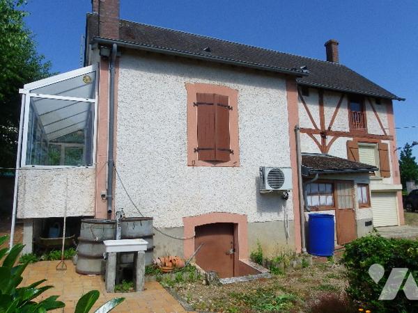 Maison de 112 m² hab env de 3 chambres située proche de toutes commodités.