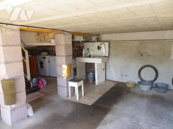 Maison de 112 m² hab env de 3 chambres située proche de toutes commodités.