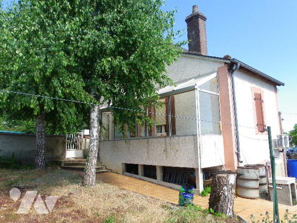Maison de 112 m² hab env de 3 chambres située proche de toutes commodités.